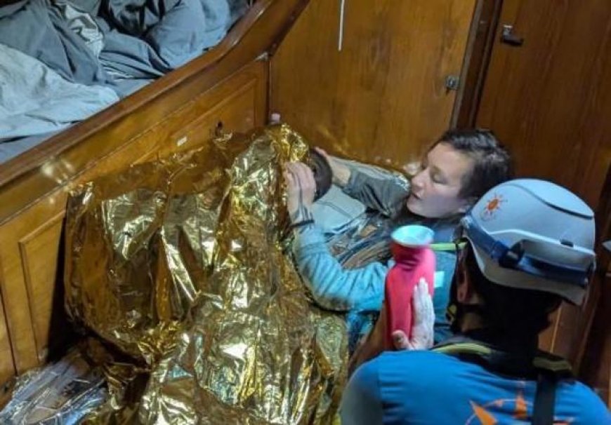 Gevlucht meisje (11) gered nadat ze dagen aan boei hing in Middellandse Zee