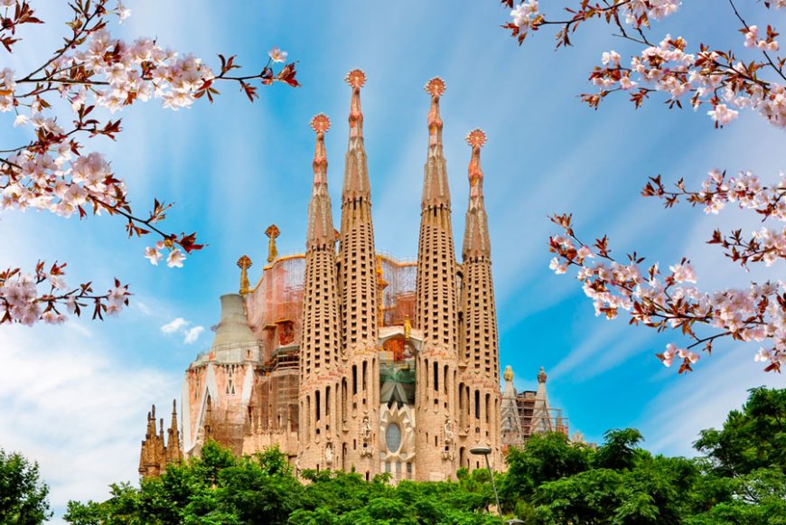 WIST U DAT: De La Sagrada Familia in Barcelona na zo’n 150 jaar pas in 2030 is voltooid?