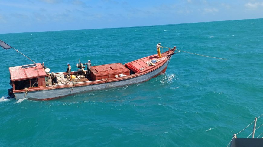 Kustwacht Suriname houdt illegale vissers aan met haaien