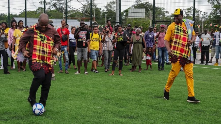 Gemeenschap Ovia Olo verheugd met mini-kunstgrasveld