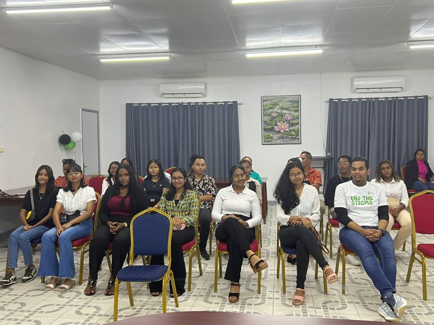 President Santokhi installeert Mental Health Ambassadeurs in Nickerie