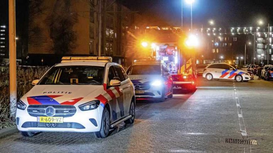 Man in Rotterdam met schotwond in hoofd naar ziekenhuis gebracht