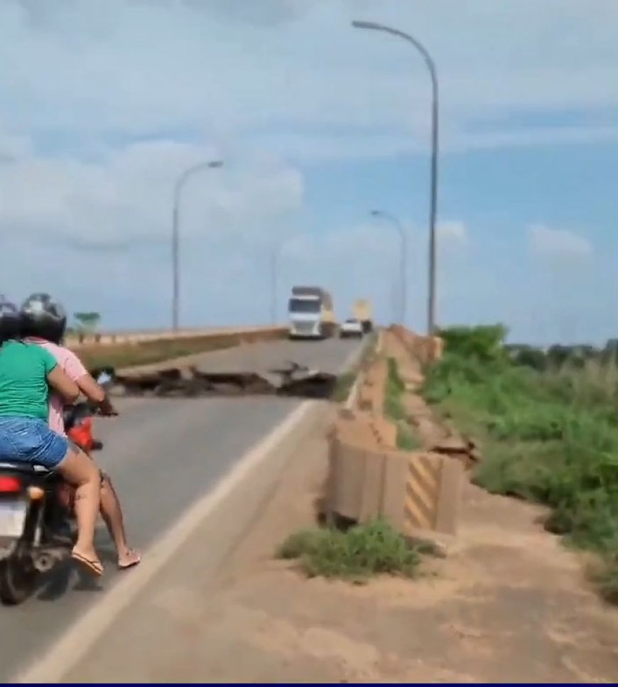 Braziliaanse brug stort in terwijl raadslid filmt