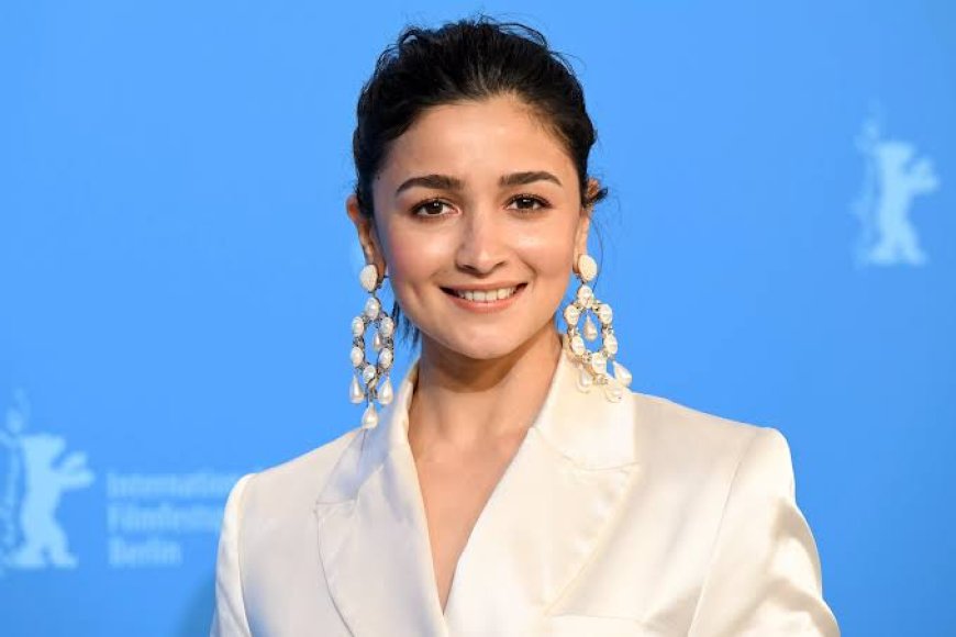 Alia Bhatt stuns in a classic white saree