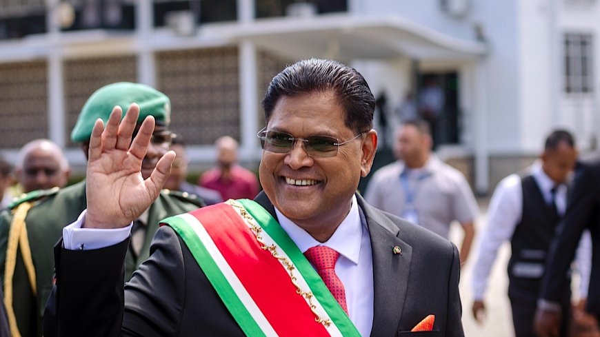 President blij: Suriname sluit jaar af met single-digit inflatiecijfer