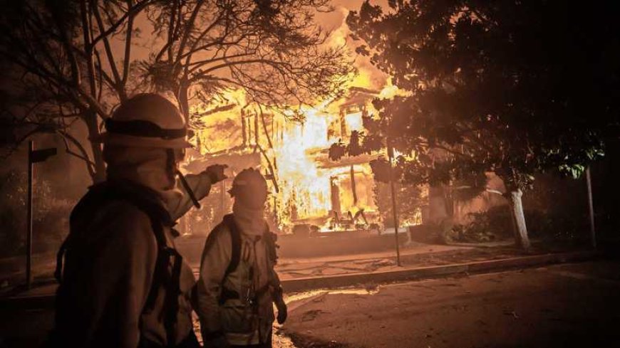 Avondklok in door bosbranden getroffen gebieden Los Angeles