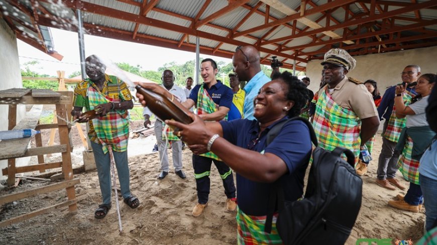 Eindelijk schoon water: NH en Zijin starten groot drinkwaterproject in Marshallkreek