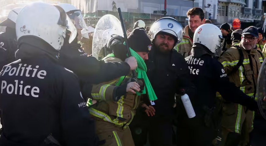 Brandweerlieden op de vuist met agenten tijdens staking in Brussel