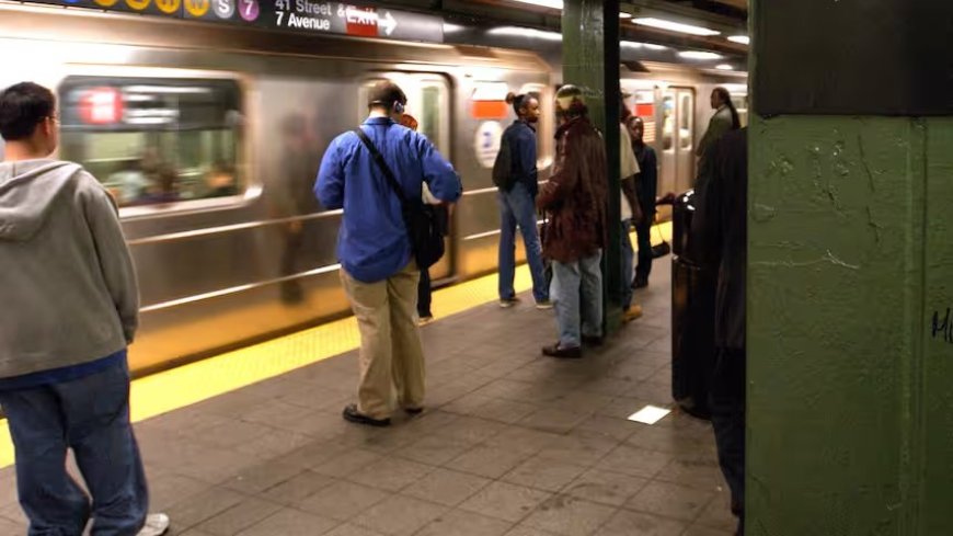 Elke nachtmetro in New York krijgt agent weken nadat vrouw levend is verbrand