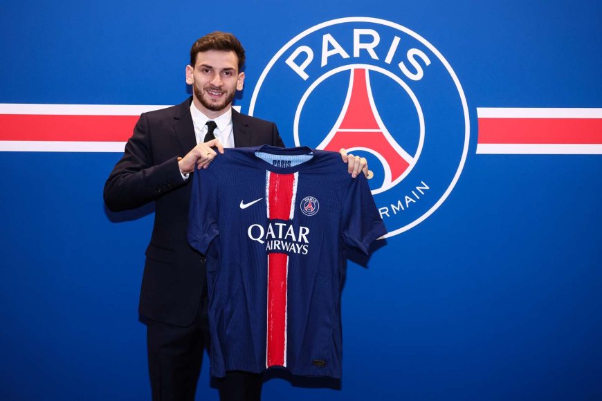 PSG neemt Kvaratskhelia voor 70 miljoen euro over van Napoli