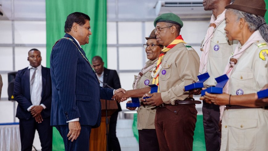 President Santokhi: “Boy Scouts maken het verschil in onze samenleving”