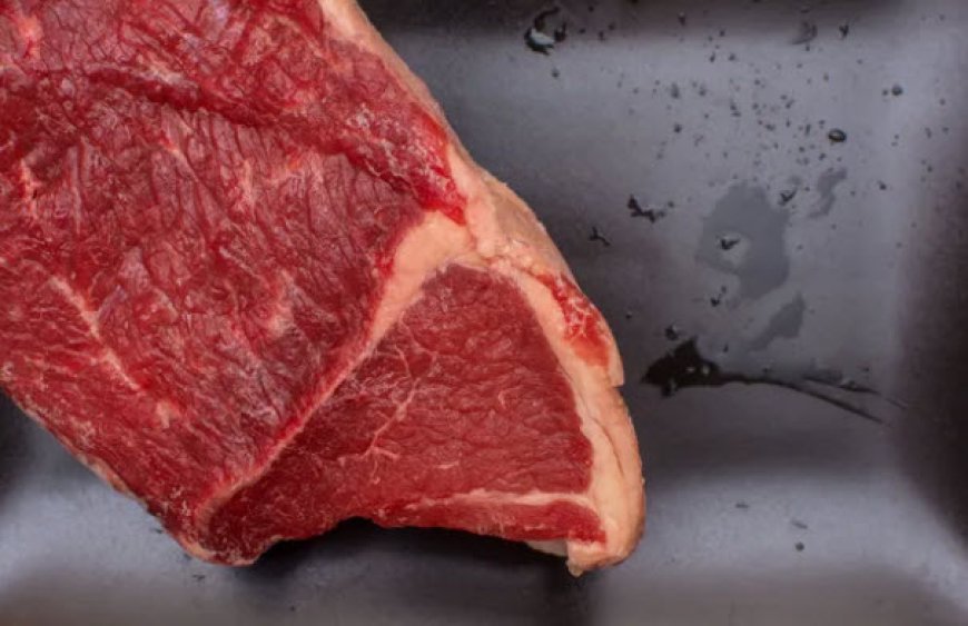 `Carnivoor’ man eet acht maanden alleen dierlijke producten en bezwijkt bijna